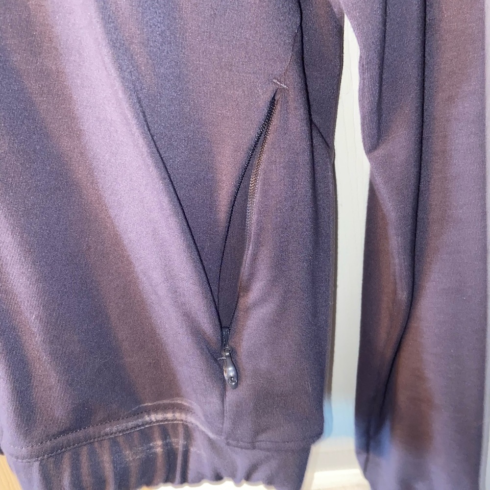 Lululemon Cropped Cross back hoodie - Picture 4 of 6